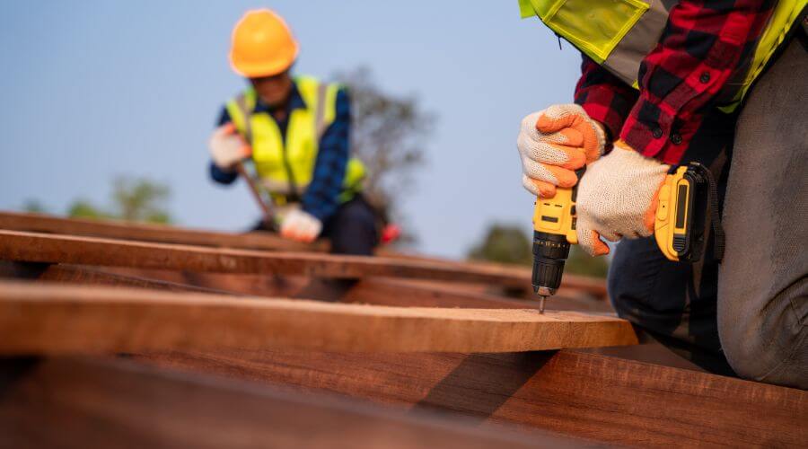 Expert flood damage restoration services in Newhall, IA